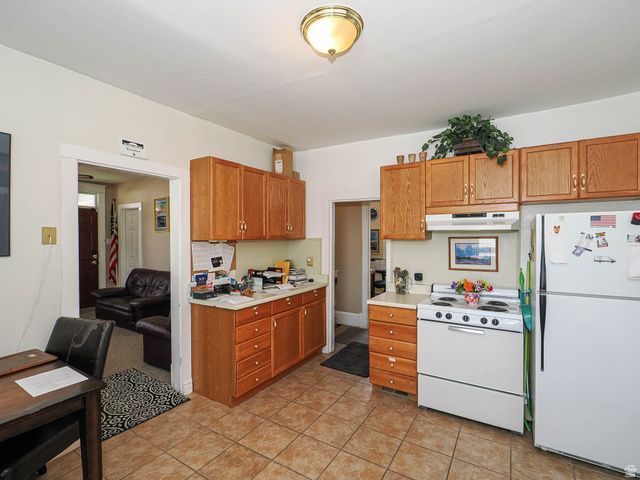 266 E FORT BLVD, Midvale, UT 84047