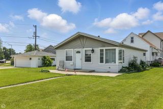 5301 State Road, Burbank, IL 60459