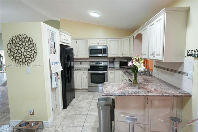 2304 SE 8th TER, Cape Coral, FL 33990