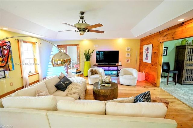2304 SE 8th TER, Cape Coral, FL 33990