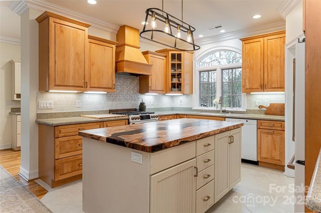 31 Piccadilly Place, Brevard, NC 28712