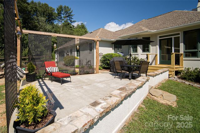 31 Piccadilly Place, Brevard, NC 28712