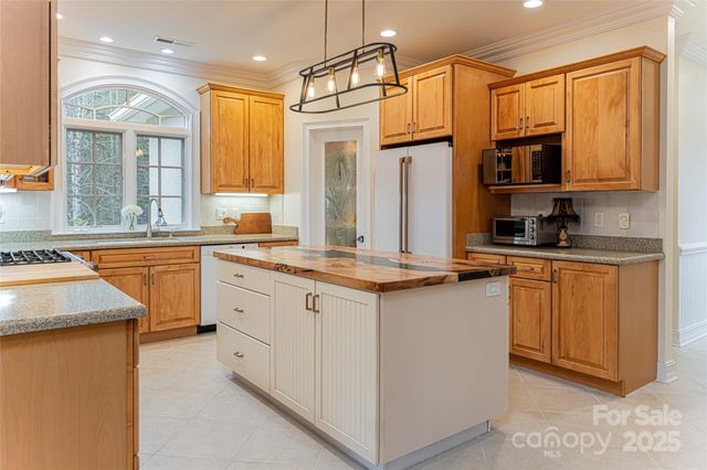31 Piccadilly Place, Brevard, NC 28712