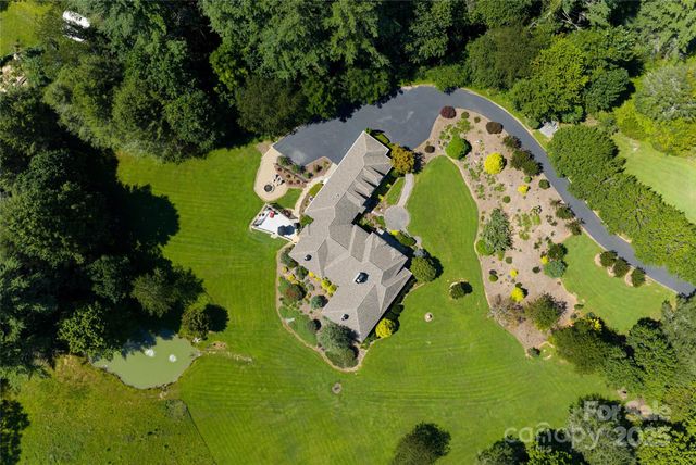 31 Piccadilly Place, Brevard, NC 28712