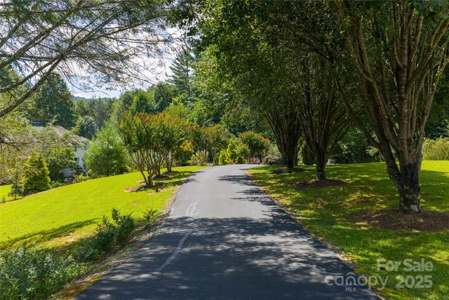 31 Piccadilly Place, Brevard, NC 28712
