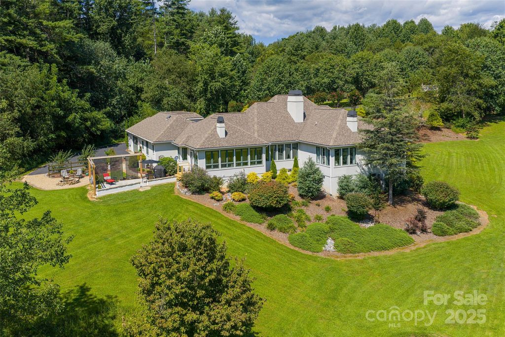 31 Piccadilly Place, Brevard, NC 28712