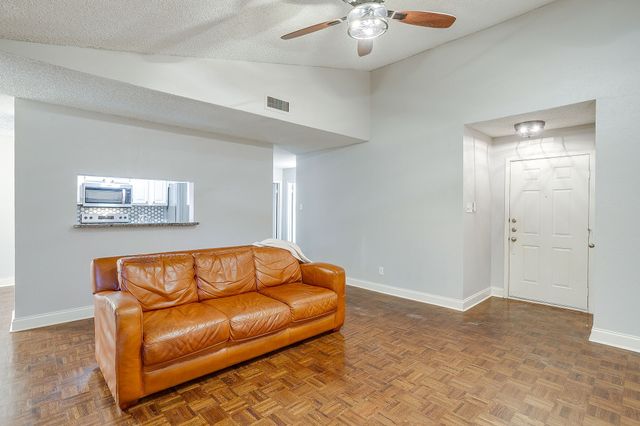 1206 Riverchase Lane 251, Arlington, TX 76011