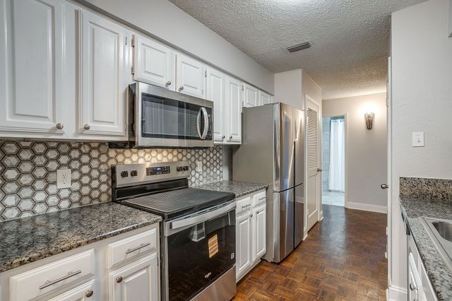 1206 Riverchase Lane 251, Arlington, TX 76011