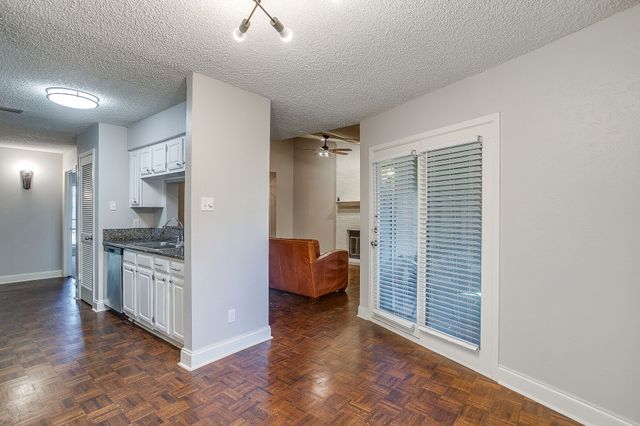 1206 Riverchase Lane 251, Arlington, TX 76011