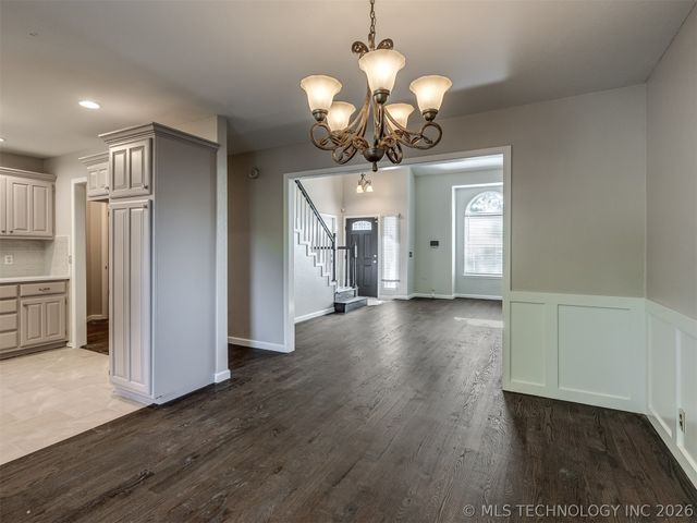 12006 S Forest Place, Jenks, OK 74037