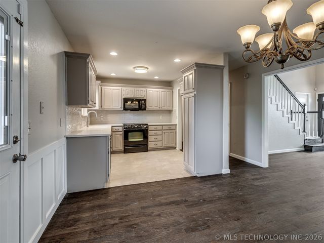12006 S Forest Place, Jenks, OK 74037