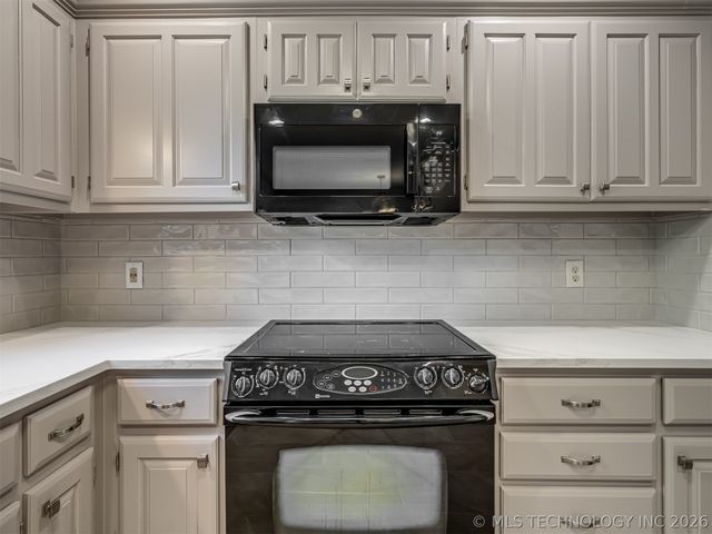 12006 S Forest Place, Jenks, OK 74037