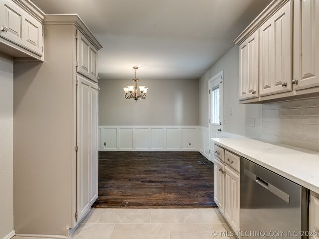 12006 S Forest Place, Jenks, OK 74037