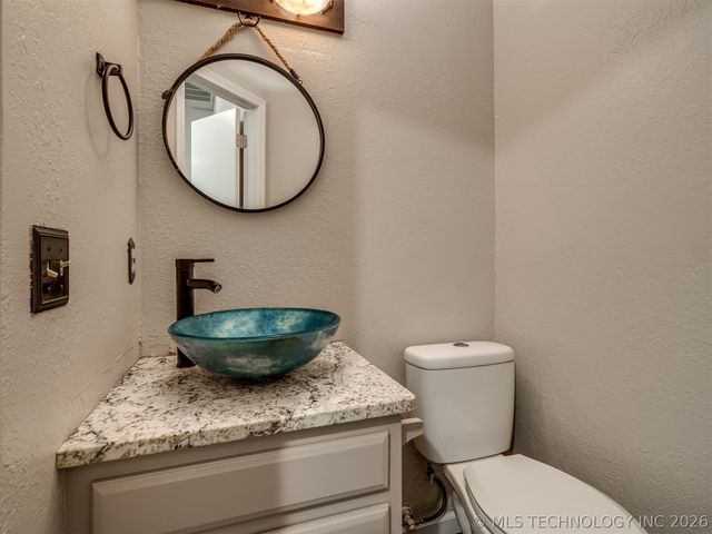 12006 S Forest Place, Jenks, OK 74037