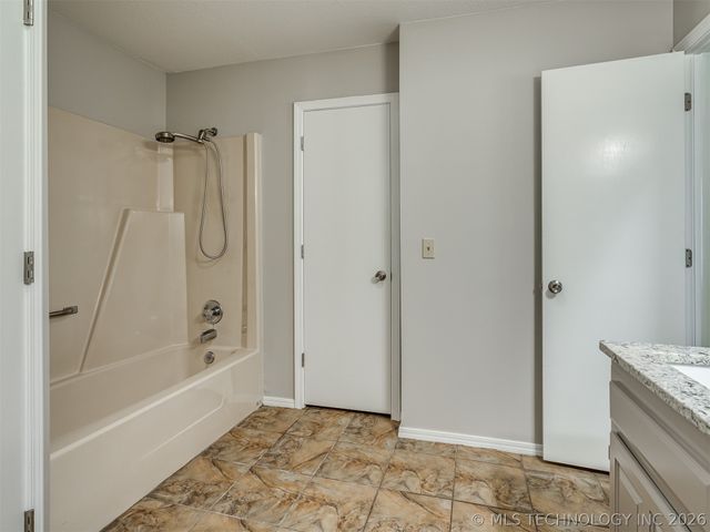 12006 S Forest Place, Jenks, OK 74037
