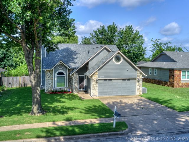 12006 S Forest Place, Jenks, OK 74037