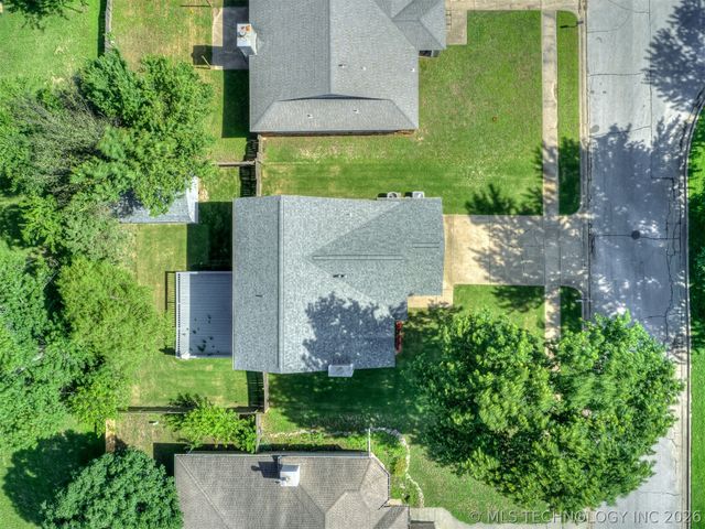 12006 S Forest Place, Jenks, OK 74037