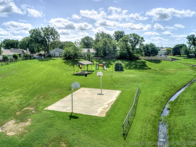 12006 S Forest Place, Jenks, OK 74037