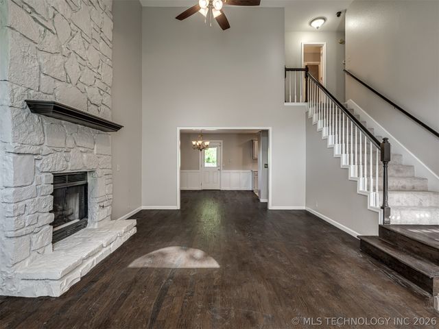 12006 S Forest Place, Jenks, OK 74037