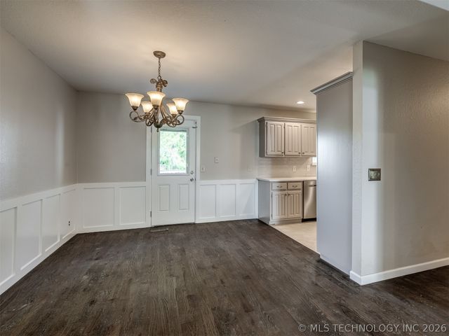 12006 S Forest Place, Jenks, OK 74037