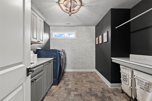 111 HEAVEN LANE, Adams Twp, PA 16046