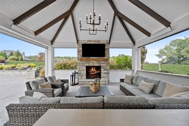 111 HEAVEN LANE, Adams Twp, PA 16046