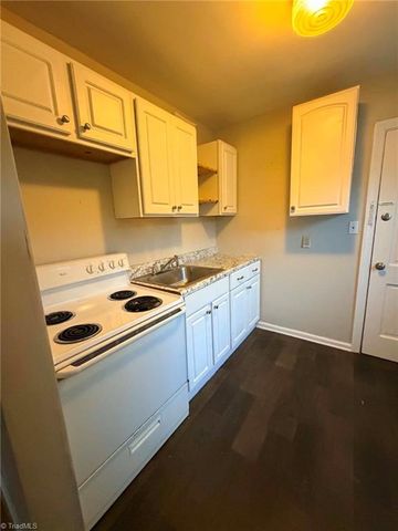 1400 Roslyn Drive, Burlington, NC 27215