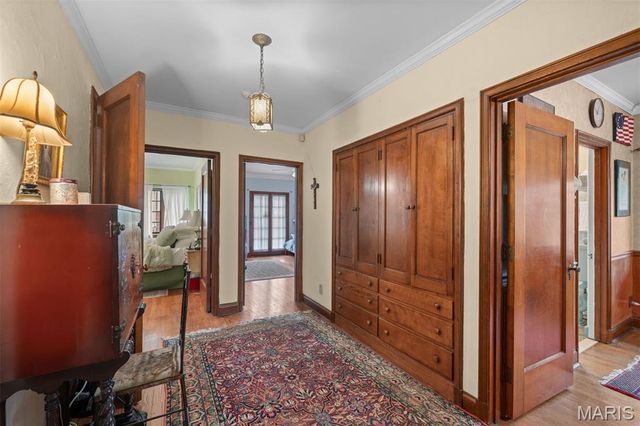7061 Forsyth Boulevard, University City, MO 63105