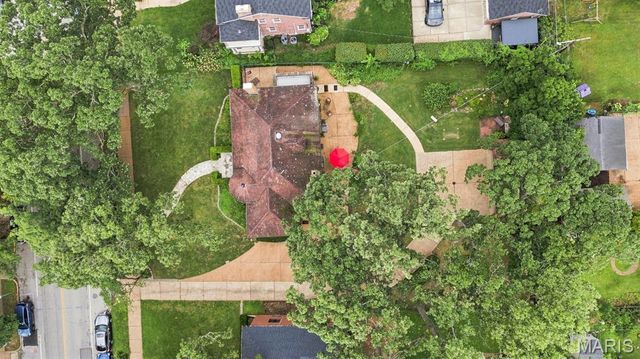7061 Forsyth Boulevard, University City, MO 63105
