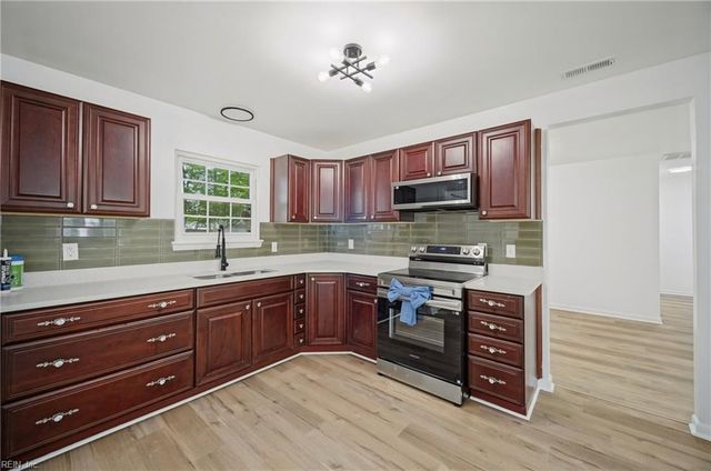 3904 Old Farm RD, Portsmouth, VA 23703