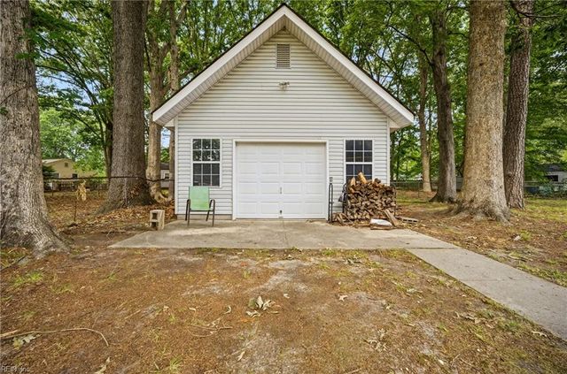 3904 Old Farm RD, Portsmouth, VA 23703