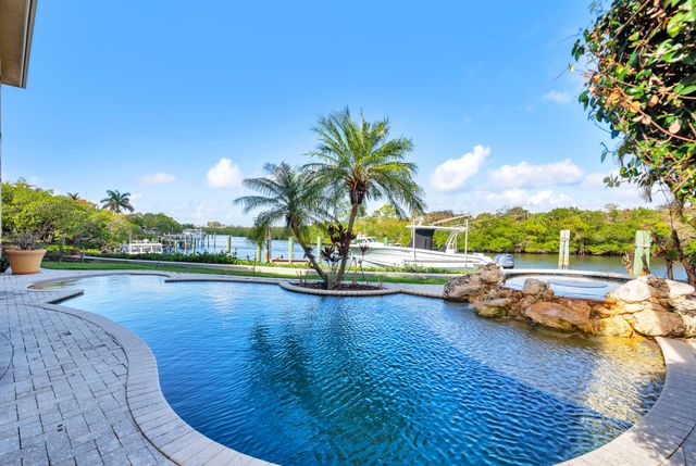 16904 S Passage S, Jupiter, FL 33477