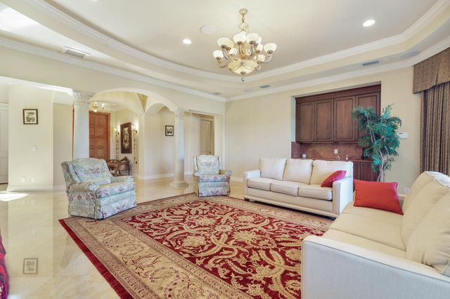 16904 S Passage S, Jupiter, FL 33477