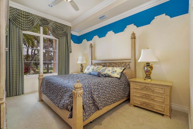 16904 S Passage S, Jupiter, FL 33477