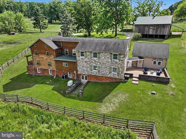 4941 WALTERS HATCHERY RD, Spring Grove, PA 17362