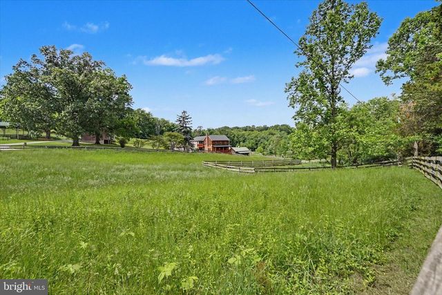 4941 WALTERS HATCHERY RD, Spring Grove, PA 17362