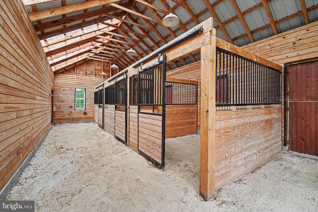 4941 WALTERS HATCHERY RD, Spring Grove, PA 17362