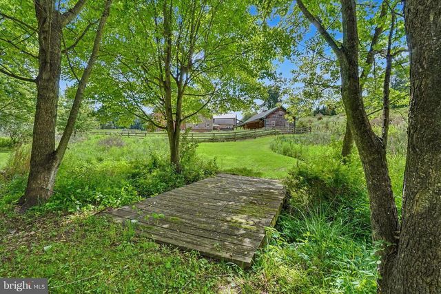 4941 WALTERS HATCHERY RD, Spring Grove, PA 17362