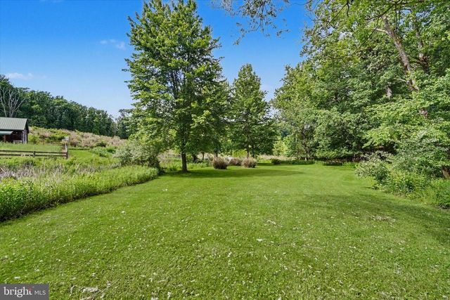 4941 WALTERS HATCHERY RD, Spring Grove, PA 17362