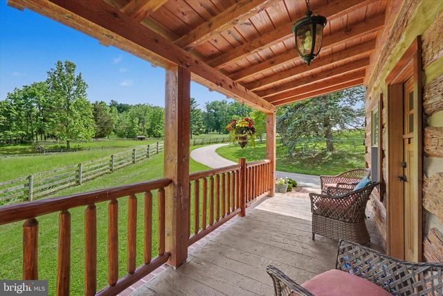 4941 WALTERS HATCHERY RD, Spring Grove, PA 17362
