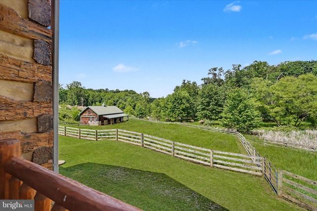 4941 WALTERS HATCHERY RD, Spring Grove, PA 17362