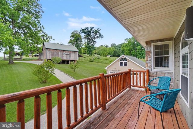 4941 WALTERS HATCHERY RD, Spring Grove, PA 17362