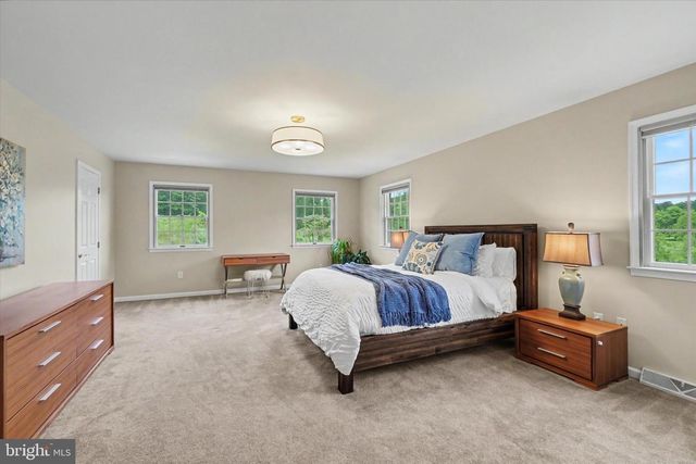 4941 WALTERS HATCHERY RD, Spring Grove, PA 17362
