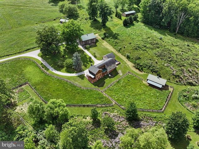 4941 WALTERS HATCHERY RD, Spring Grove, PA 17362