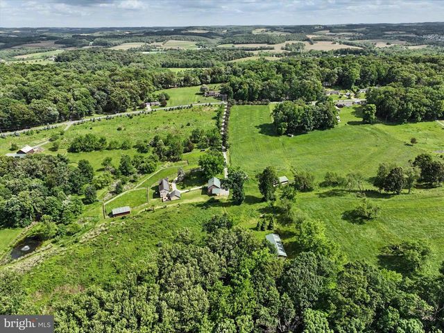 4941 WALTERS HATCHERY RD, Spring Grove, PA 17362