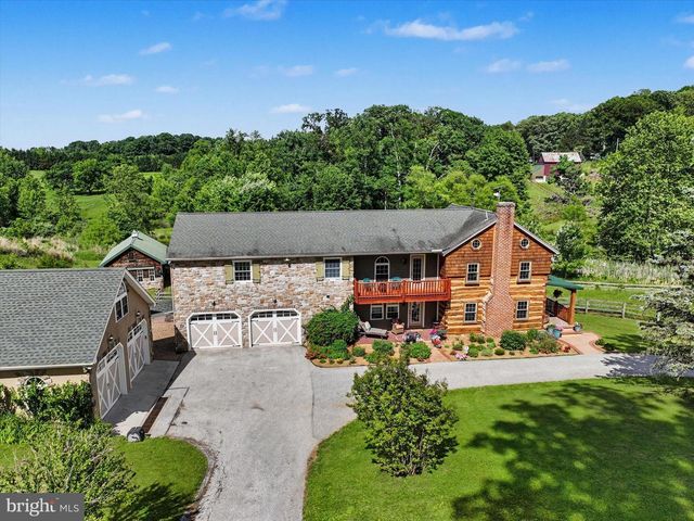 4941 WALTERS HATCHERY RD, Spring Grove, PA 17362