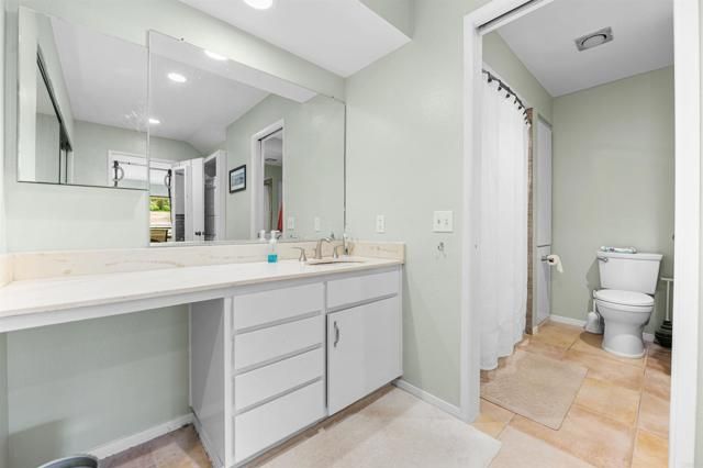 2537 Navarra Drive 9-B, Carlsbad, CA 92009