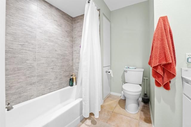 2537 Navarra Drive 9-B, Carlsbad, CA 92009