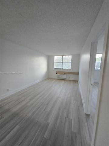 2501 Riverside Drive 207-A, Coral Springs, FL 33065