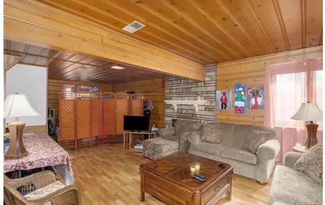19954 Woodcrest Street, Harper Woods, MI 48225